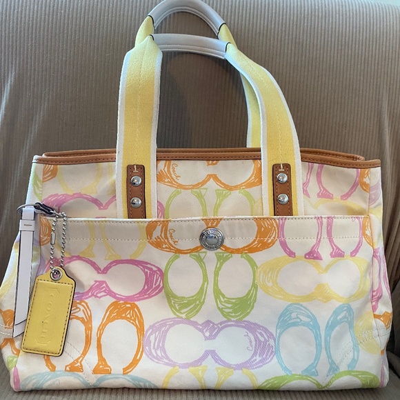 Coach Hampton Signature scribble tote - Picture 1 of 8
